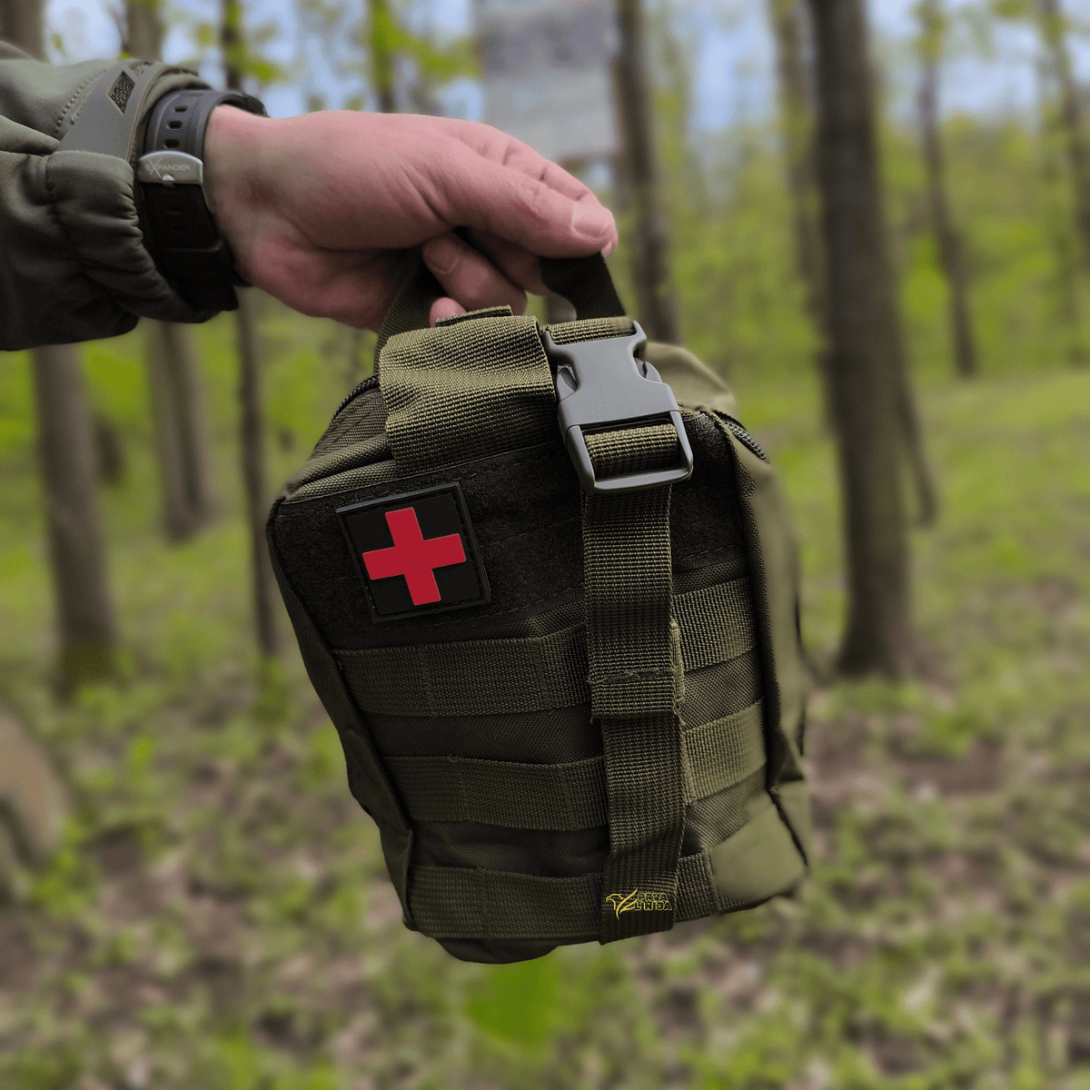 #takticka_torbica_za_prvu_pomoc_za_teren_prezivljavanje_kampovanje_boravak_u_prirodi_izvidanje_osmatranje_airsoft_specijalce_padobrance_slika_uzivo_torbice_prva_pomoc_prva_linija#